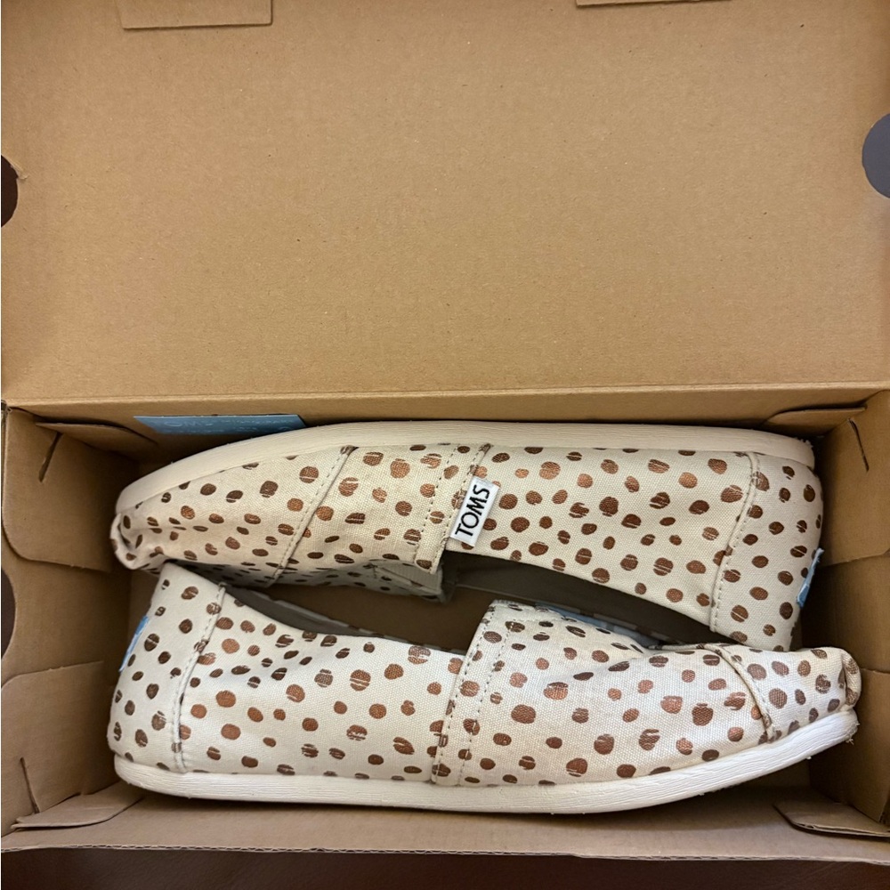 TOMS Rose Gold Canvas Dots Shoes - Picture 2 of 4